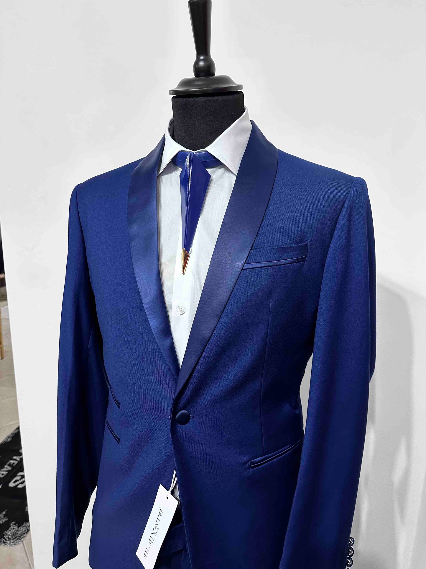 Smoking Blu Chiaro Elevate Milano - Eleganza Sartoriale e Stile Innovativo