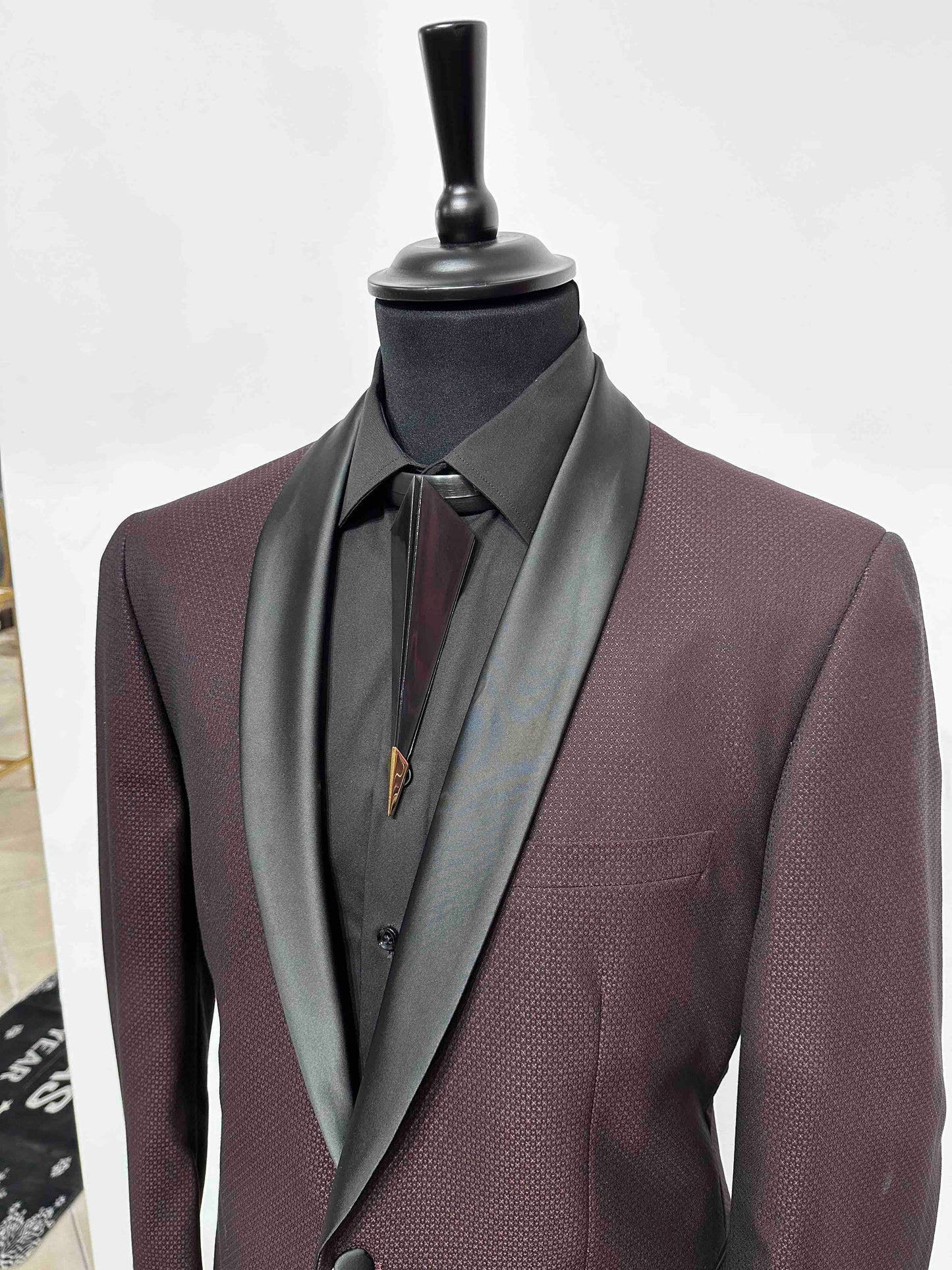 Smoking Bordeaux Elevate Milano - Eleganza Sartoriale e Stile Innovativo